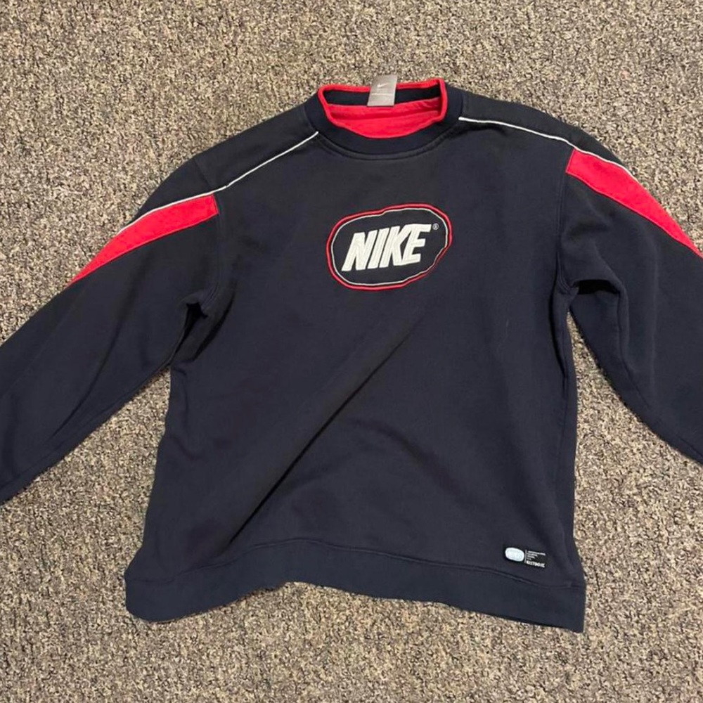 VINTAGE NIKE CREWNECK
